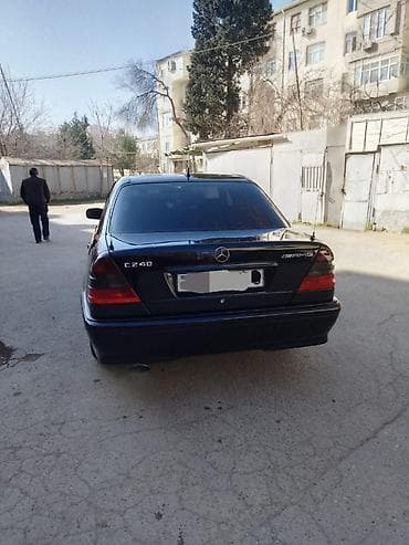 Mercedes-Benz 240: 2.4 л | 1998 г. Седан — 1