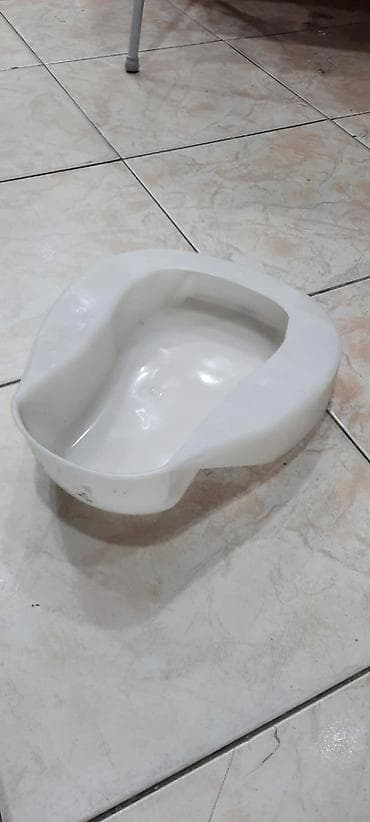 Xesteler ve yaslilar ucun yataq unitazi sudna qalin plasmasdan