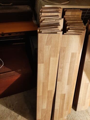 laminat doşəmə: Üstdən sökülmə lamimat satılır.təxminən 15 kvadrat olar.yaxşı — 3