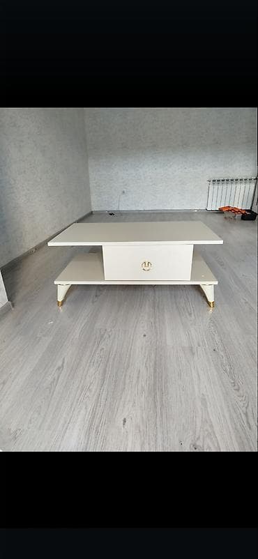 Düz masa, Açılmayan, Təkərsiz, Şüşə