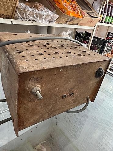 ev qapsl: Köhnə tip tənzimlənən gərginlik mənbəyi (laborator — 4