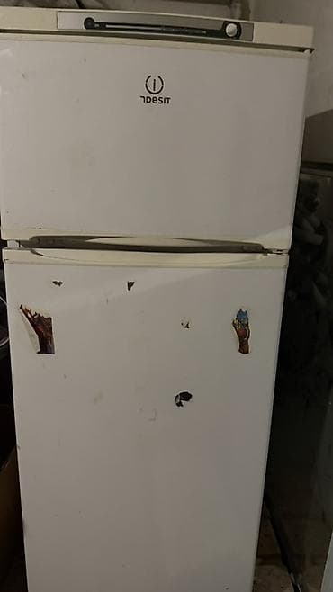 Indesit iki qapılı soyuducu - Üst qapı – dondurucu bölmə, mexaniki