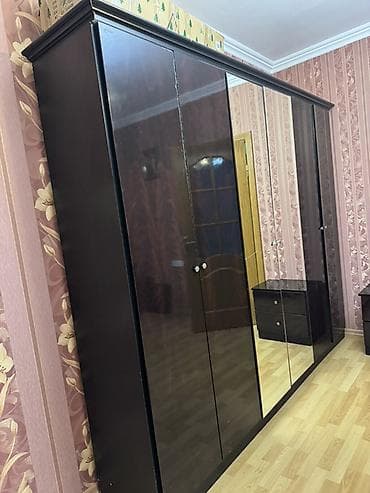 3д ручка: Б/у, 6 дверей, С зеркалом, Коричневый, Распашной, Прямой шкаф — 5