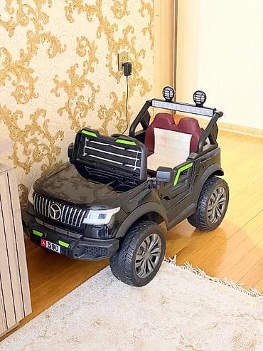 Uşaq üçün elektrikli off-road maşın - Korpus: qara rəng, jeep tipli