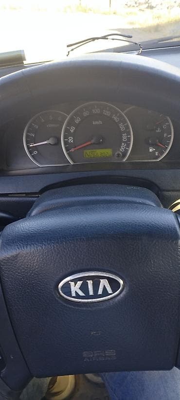 kia forte diffuser: Kia Sorento EX – qara rəngli, tam ölçülü SUV - Model: Kia Sorento - — 2