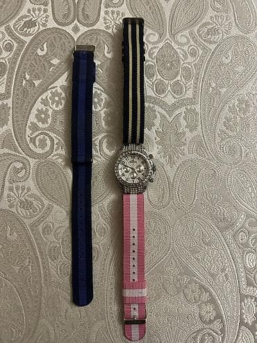 ultra watch: Ağ rəngli unisex qol saatı - Korpus: metal, yumru forma - Çərçivə — 4