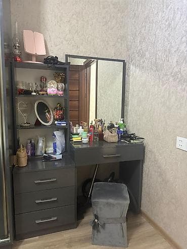 Ev üçün mebel: Yataq otağı mebel dəsti satılır. Dəstə aşağıdakılar daxildir: - — 2