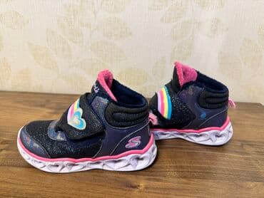 Aş qazanı: Məhsul: Uşaq botları Skechers Heart Lights ölcü 33 Cox az qeyinilib — 2