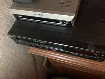 gitara tuner: OPENBOX F-300 rəqəmsal peyk qəbuledicisi + AIWA VHS 6080 video — 1