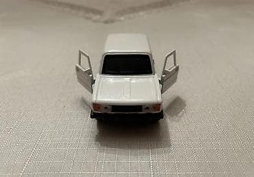 mozaika oyuncaq: Miqyası göstərilən klassik “Jiquli” (VAZ 2107 üslubunda) metal model — 4