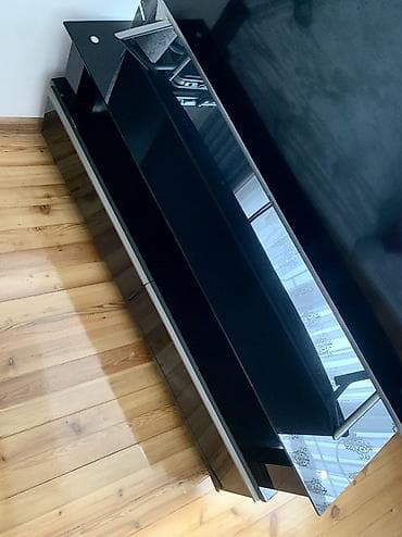 TV altlığı: İşlənmiş, Düz TV altlığı, Polkalı, Şüşəli — 3