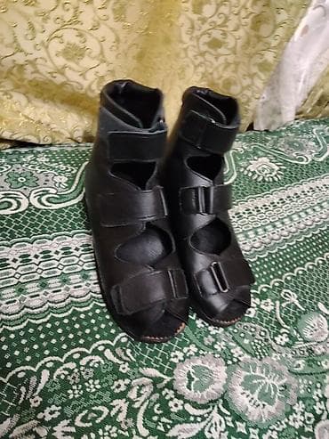 Ortopedik dəri uşaq sandal/ayakkabısı - Material: qara rəngli yumşaq