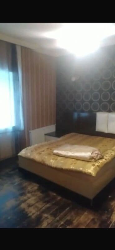 загородный дом с гаражом: 4 комнаты, 4 м², Нет кредита, Средний ремонт — 6