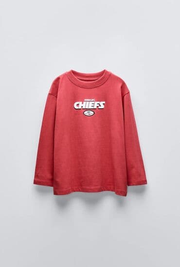 Manejlər: Zara 13-14 yaş Tərkib: - Oversize kəsimli svitşot – yuvarlaq yaxalı — 5