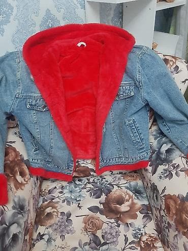 Qırmızı süni kürklə içi tam astarlı cins gödəkçə - Material: Klassik