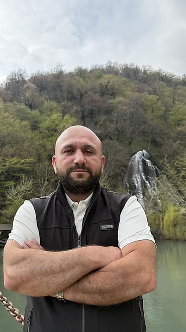 Aile sürücüsü Cavid bəy ailə sürücüsü işi axtarır. 44 yaşı var. Uzun