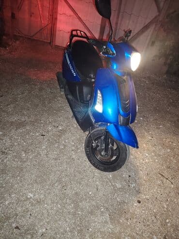 turbo moped: Mavi rəngli şəhər skuter/moped - Rəng: parlaq mavi, yanlarda “Zigzag” — 2