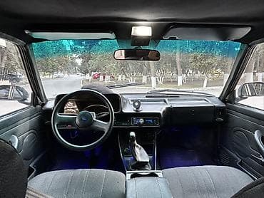 renault dacia logan: Tofaş Şahin sedan - Korpus: 4 qapılı sedan, bej rəng, qara ön-arka — 5