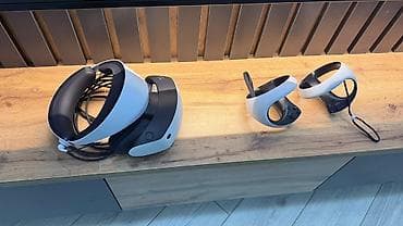 sidenka başlıqlı manitor: Məhsul: PlayStation VR2 başlıq və Sense kontrollerləri dəsti Təsvir — 2