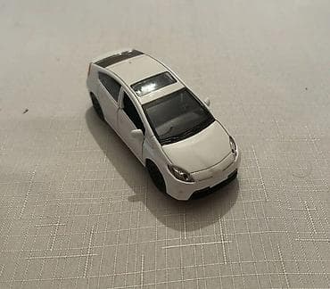 oyuncaq traktor: Qara rəngli Toyota Prius metal kolleksiya modeli - Miqyas: təxmini — 7