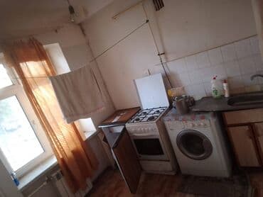 1 ci mikrorayon satilan evler: Bakı, 1 otaqlı, Köhnə tikili, m. Neftçilər, 40 kv. m — 6