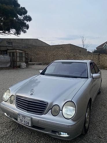 mercedes e 2: Mercedes-Benz 320: 3.2 l | 2001 il Sedan — 3