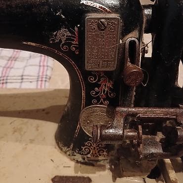 Спорт и хобби: Antik tikiş maşını – Alman istehsalı - Korpus: dözümlü çuqun gövdə — 1