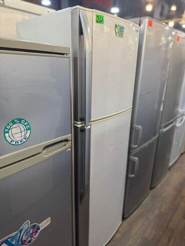 Plitələr və bişirmə panelləri: İki qapılı soyuducu - Rəng: ağ (ön panel), yan tərəflər açıq boz — 1