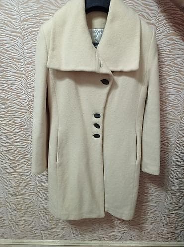 Qadın palto – krem rəng - Model: klassik, dizüstü uzunluq - Rəng