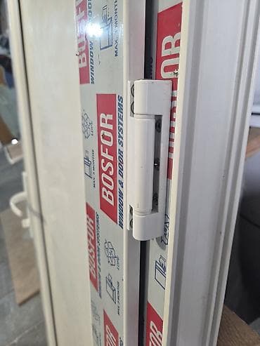 Siyirmə qapılar: PVC qapı – ağ rəng, panel tipli - Material: PVC profil (üzərində — 3