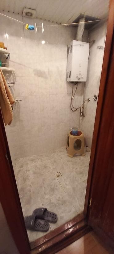 mesdaga ev: Sumqayıt 8 mkda 5/5, 2 otağlı əşyalı ev aylığı 350 Azn. Suyu daimidir — 4