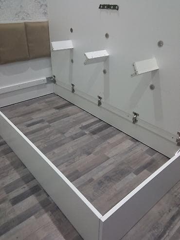 islenmis matras: Bazalı tək nəfərlik çarpayı və döşək. Ayrı da satılır. Çarpayı 300 — 4