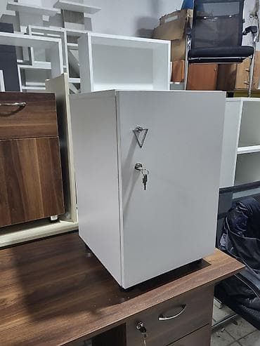 demir şkaf: Açarla kilidlənən metal seyf-kabinet - Material: möhkəm metal — 2