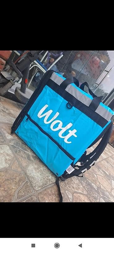 Wolt çatdırılma çantası – izolyasiyalı, böyük həcmli, kürək tipli