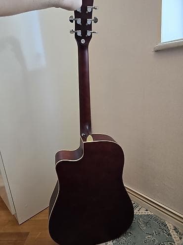 Akustik gitara, 6 sim, Yeni, Ödənişli çatdırılma