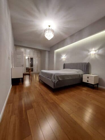 atyalı ev: 3 otaqlı, Yeni tikili, 130 kv. m — 2