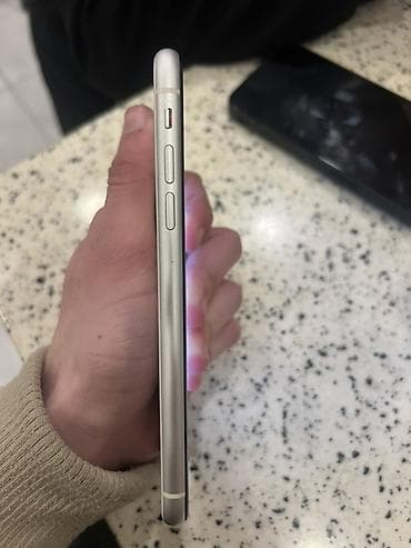 ipad 11: IPhone 11, 64 GB, Ağ, Barmaq izi, Simsiz şarj, Face ID — 4