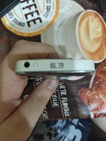 nokia e63: Nokia E72, < 2 GB Memory Capacity, rəng - Ağ, Düyməli — 6