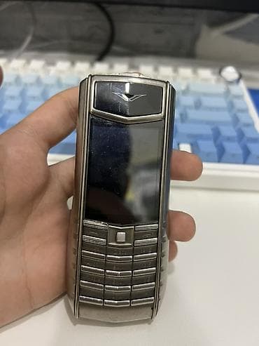 Vertu rəng - Gümüşü, Düyməli