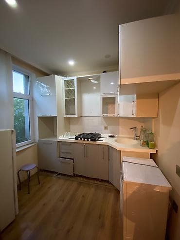 Kirayə üçün 2 otaqlı mənzil - Plan: geniş qonaq otağı və ayrıca — 5
