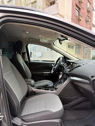 Ford Escape: 1.6 l | 2013 il 246000 km Ofrouder/SUV — 3