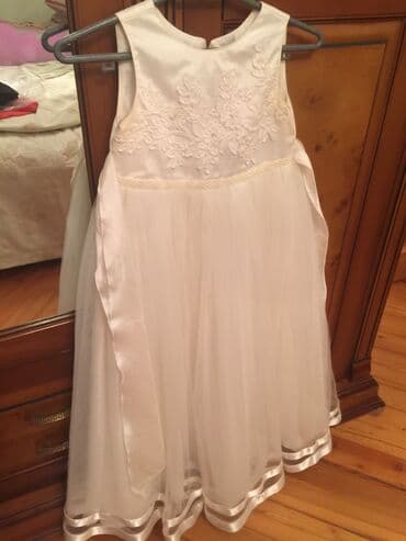 Oyuncaqlar: Gelinlik 7-9 yaşa 15 azn son qiymet — 1