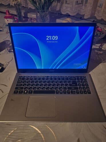 Acer noutbuk - Model: Acer (gövdə rəngi – gümüşü) - Ekran: 15.6"