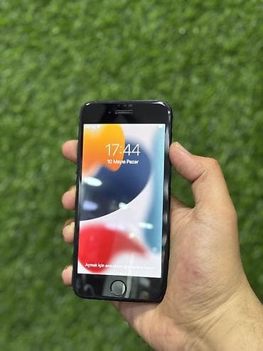 IPhone 7, 32 GB, Jet Black, Barmaq izi