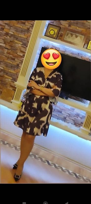 Jiletlər: Qadın qısa don Əla vəziyyətdədir. Bir dəfə geyilib. Əlaqə vatsap - — 1