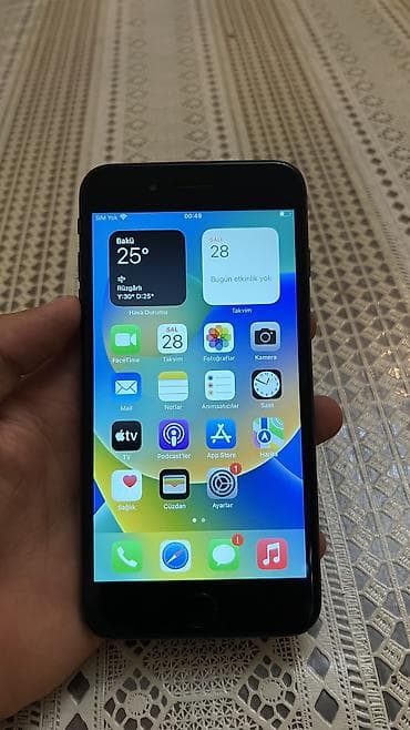phone 8 plus: IPhone 8 Plus, 64 GB, Black Titanium — 1