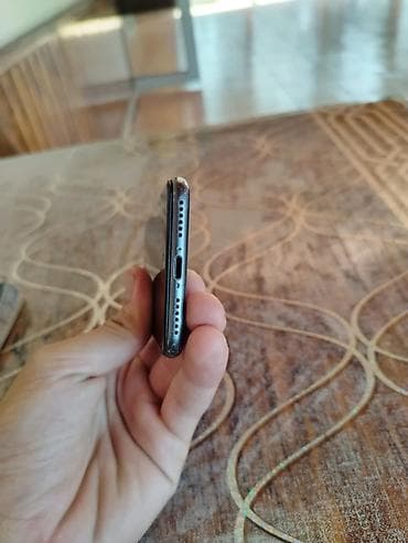 honor 7: IPhone 8, 32 GB, Qara, Qırıq — 2