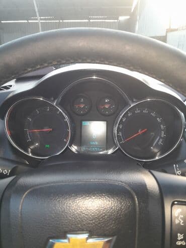 sade guzgu: Chevrolet Cruze sedan - Kuzov: ağ rəng, 4 qapı - Ban növü: sedan - — 9
