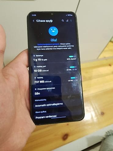 iphone oxşar telefonlar: Samsung Galaxy A32, 32 GB, rəng - Qara, İki sim kartlı — 3