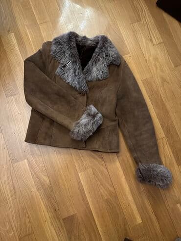 qadınlar üçün xəz palto: Dublyonka M razmere gedendi.
Qiymeti 60 azn — 1